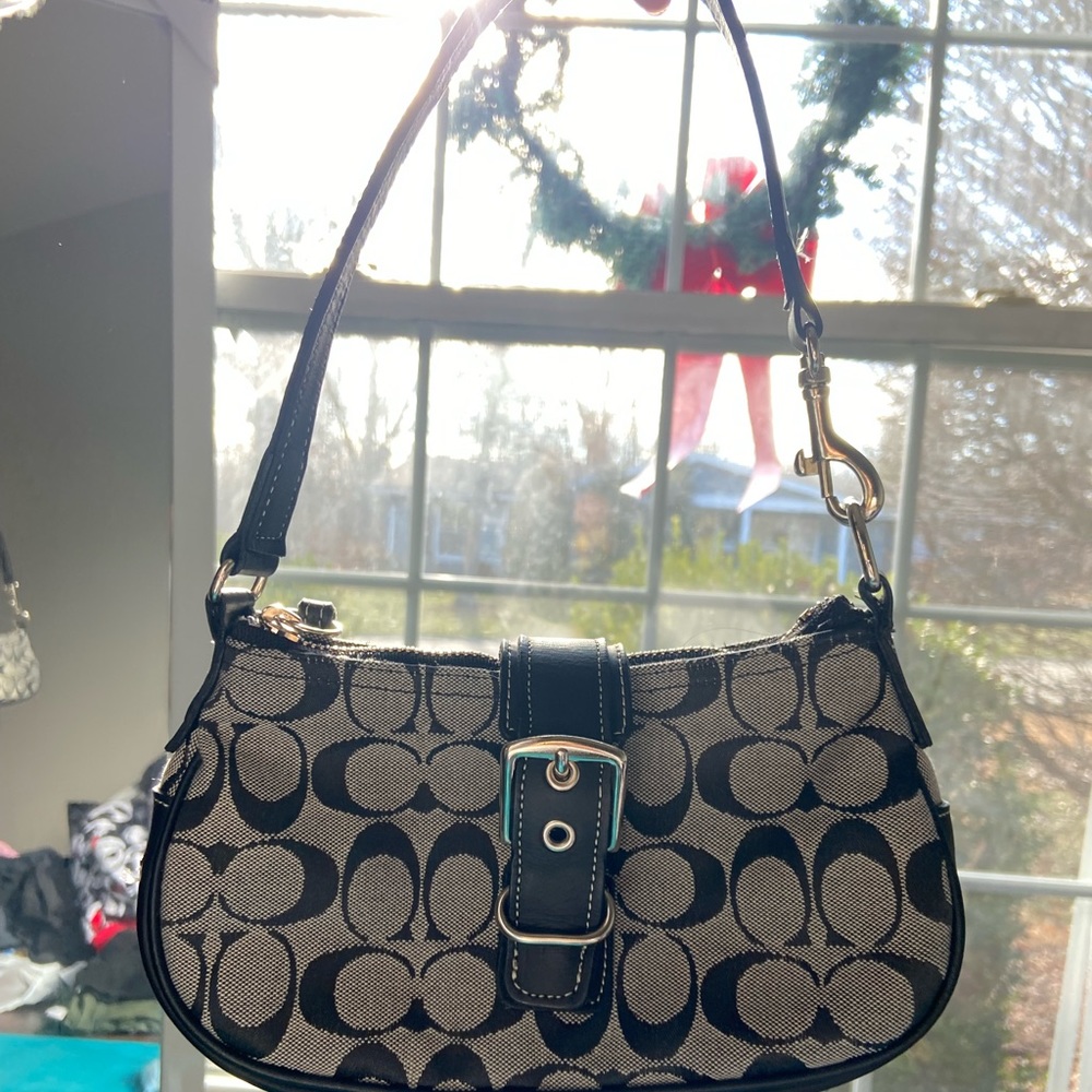 vintage small black coach handbag🖤
